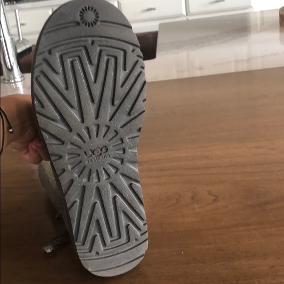 uggs - Picture 3 of 3